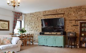 Cross Cottage
